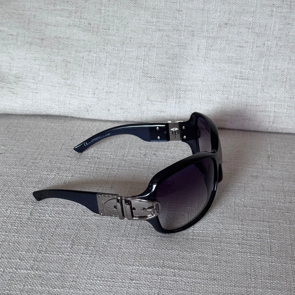 Gucci Sunglasses Oversized Logo Square Shield Navy Buckle Logo Monogram GG 9591
